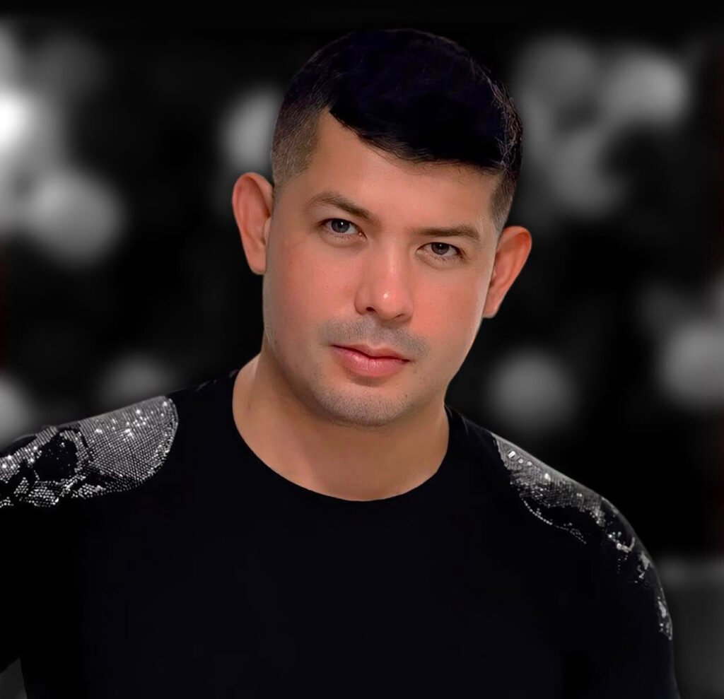 Wesley Silveira de Almeida, founder and Surface Pattern Designer at Art Pattern Studio
